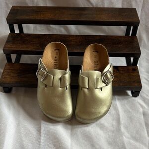 Stylish Gold Kids Sandals with Buckle